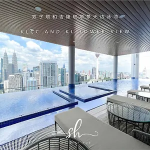 Апартаменты The Luxe Klcc View Sky Pool